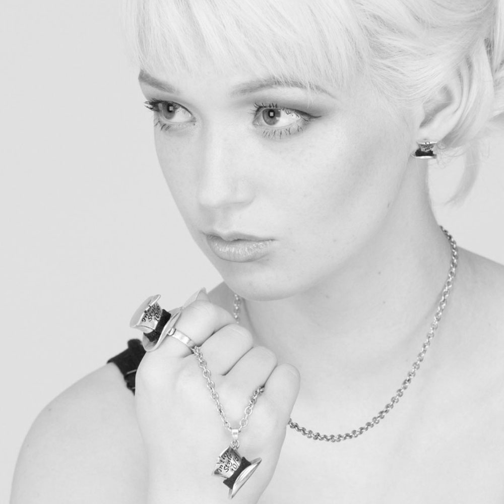 Disney Ohrstecker - Hutmacher (Alice im Wunderland) in Gold von Couture Kingdom 12100281